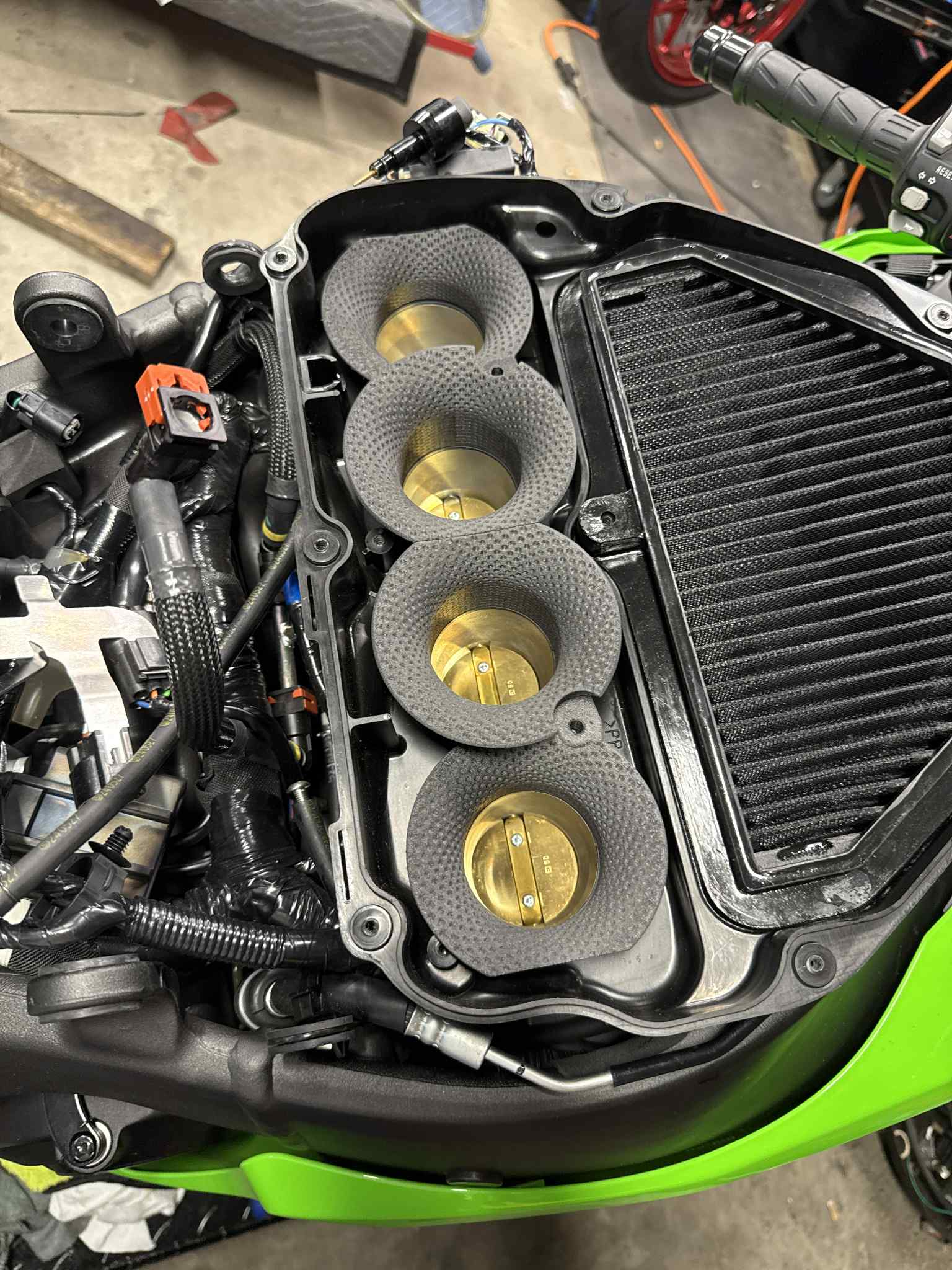 Dan Smeltz Dimpled Velocity Stacks Gen 6 ZX10R – MoPower Racing