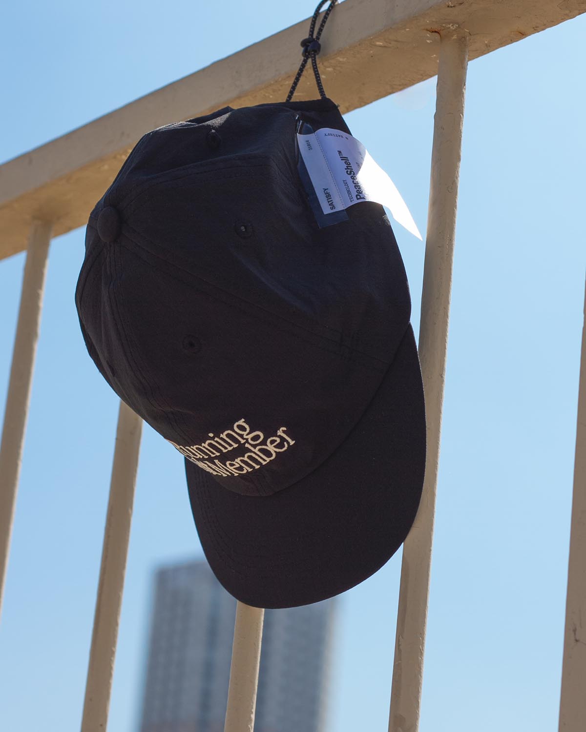 SATISFYのPEACESHELL™ RUNNING CAP – COVERCHORD
