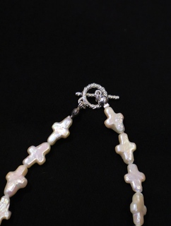 COOTIE 「Distortion Cross Pearl Necklace (Type-1)」 パール ネックレス