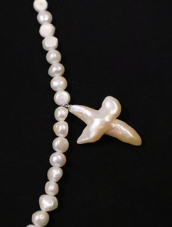 COOTIE 「Distortion Cross Pearl Necklace (Type-2)」 パール ネックレス