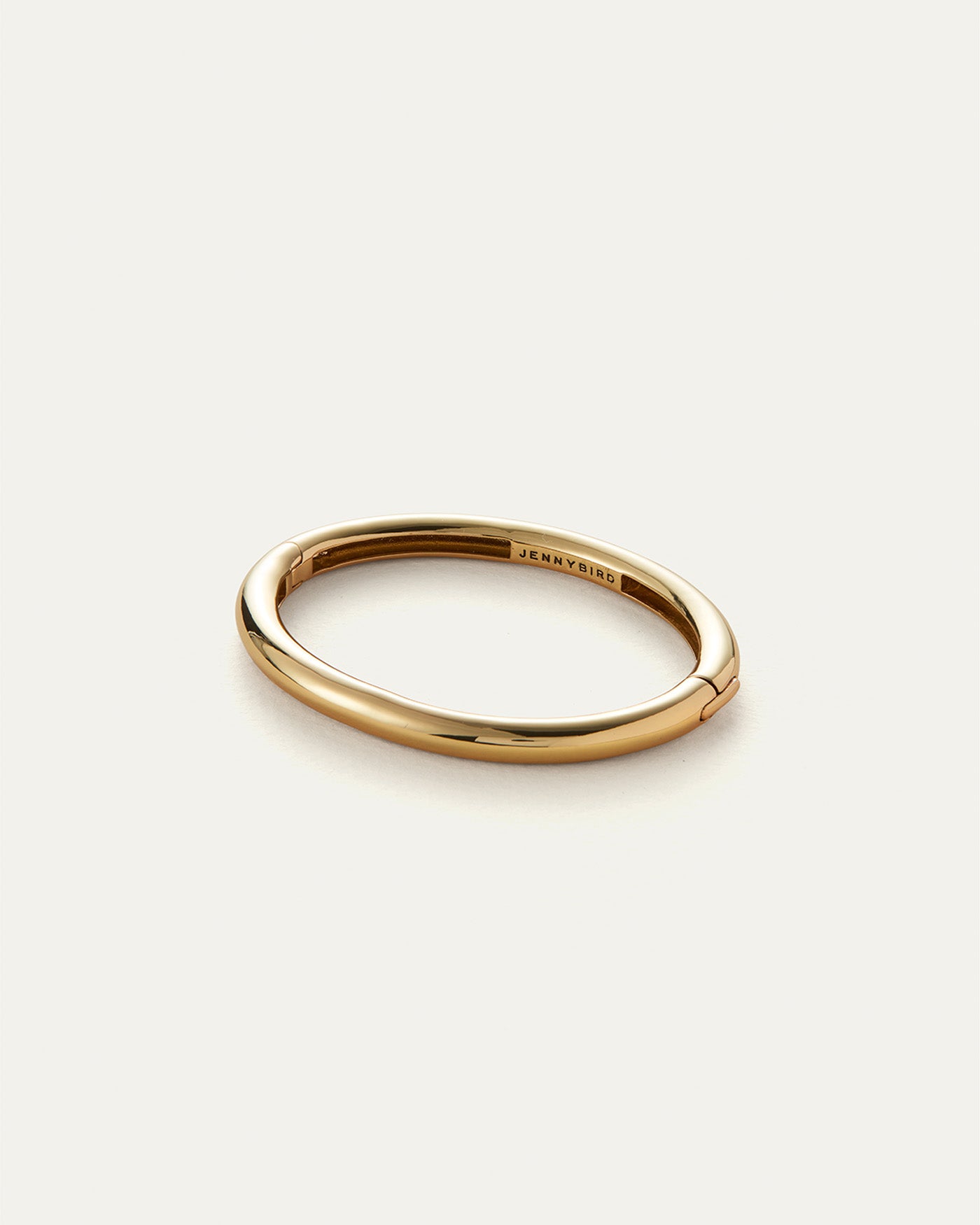 Gia Bangle | Chunky Gold Bangle Bracelet | JENNY BIRD Canada