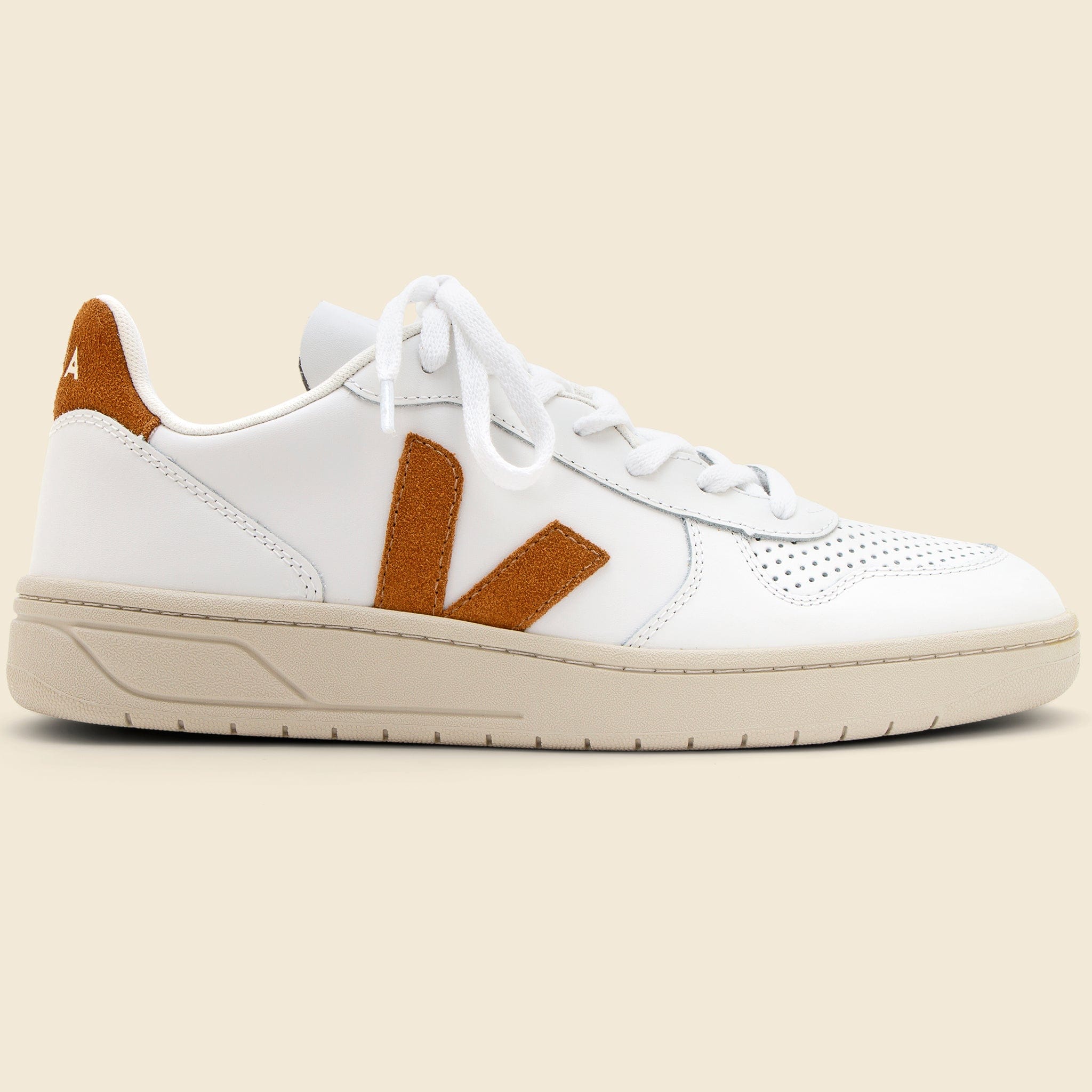 V10 Sneaker - Extra White/Camel