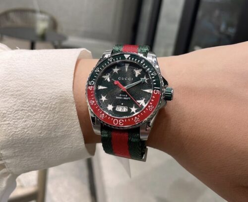 グッチ「GUCCI」の腕時計は恥ずかしいですか？