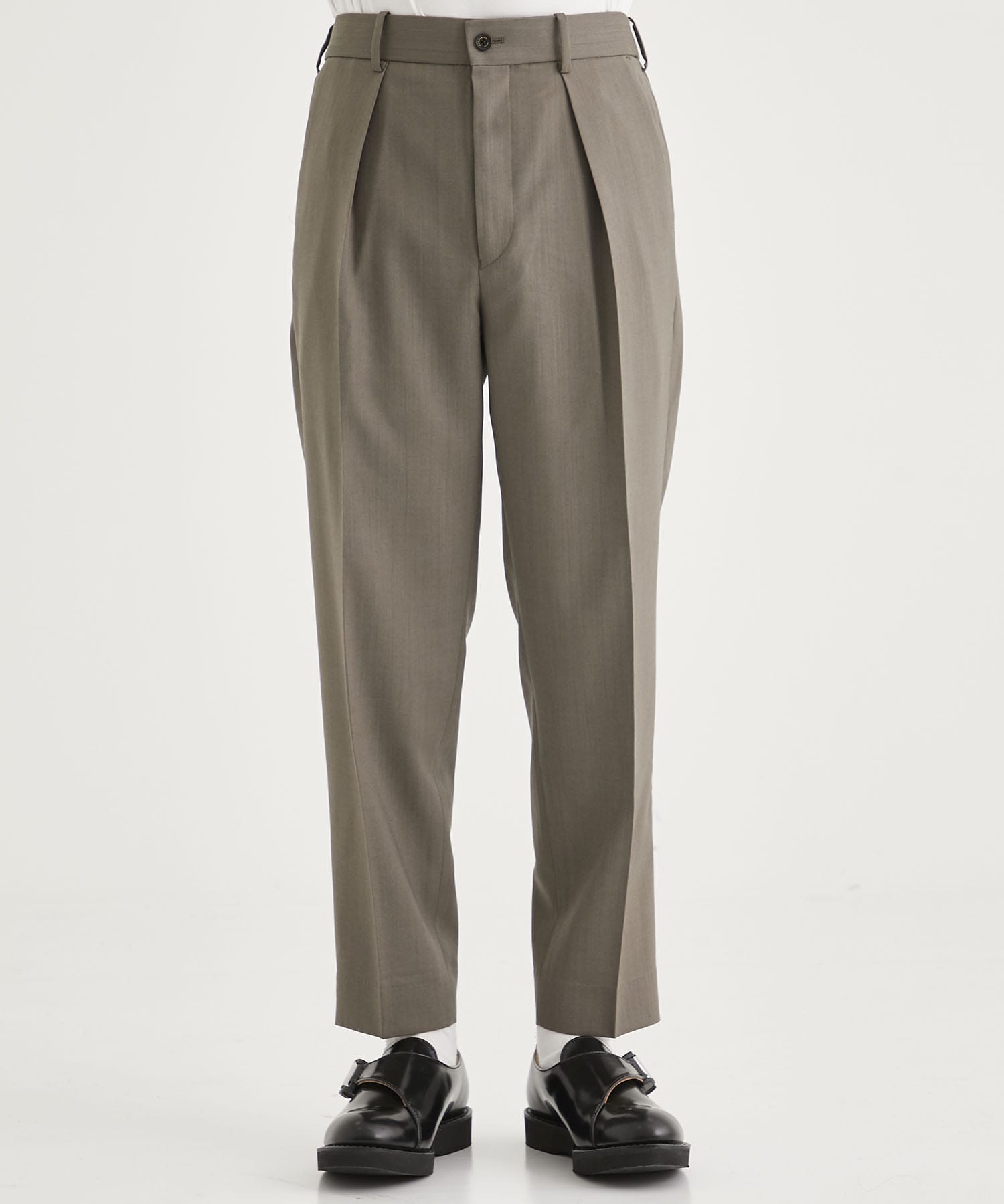 PEGTOP TROUSERS(1 GREY BEIGE): MARKAWARE: MENS｜THE TOKYO ONLINE STORE