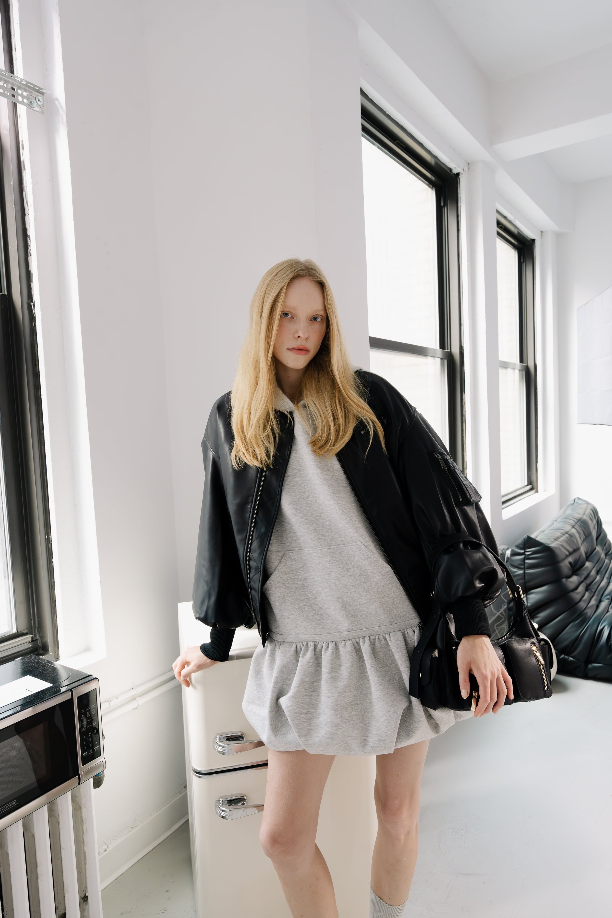 バッグ thetoe Brick multi pocket bag black Brick Multi Pocket Bag