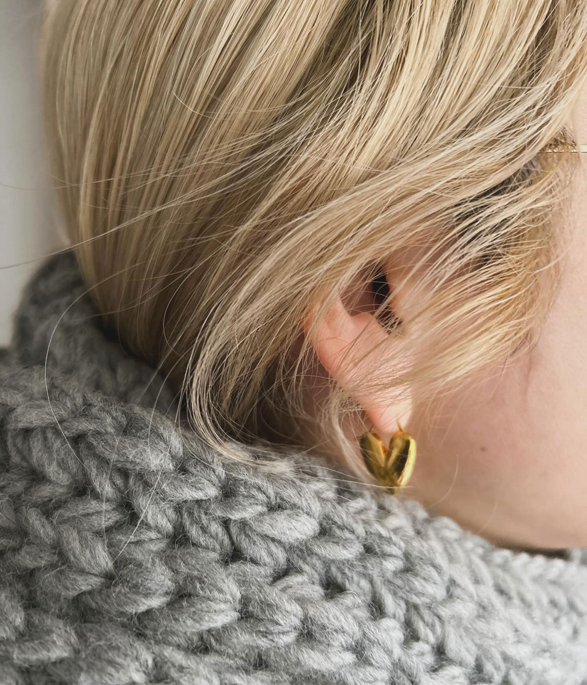 R.ALAGAN/TINY PUFFY HEART HOOPS(GOLD)