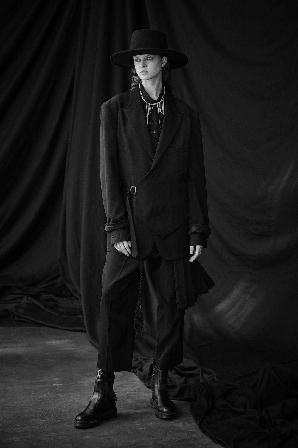 WASHER WOOL GABARDINE SKIRTED WRAP PANTS(M Black): S'YTE｜THE SHOP