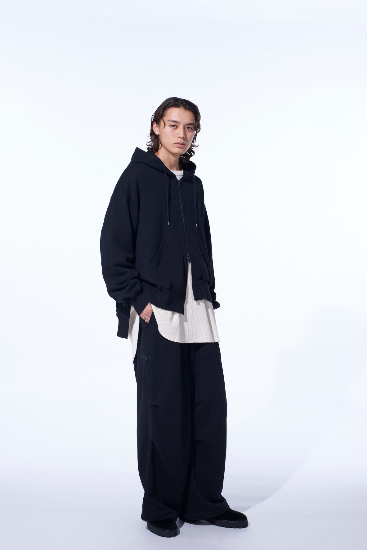 FRENCH TERRY ASYMMETRICAL ZIP-UP HOODIE(M Black): S'YTE｜THE SHOP