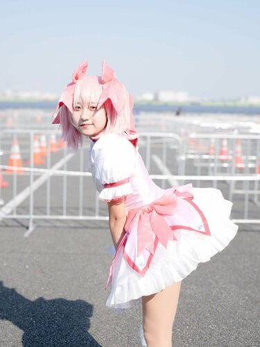 写真・画像】『まどマギ』まどかのコスプレに隠された、スカートの