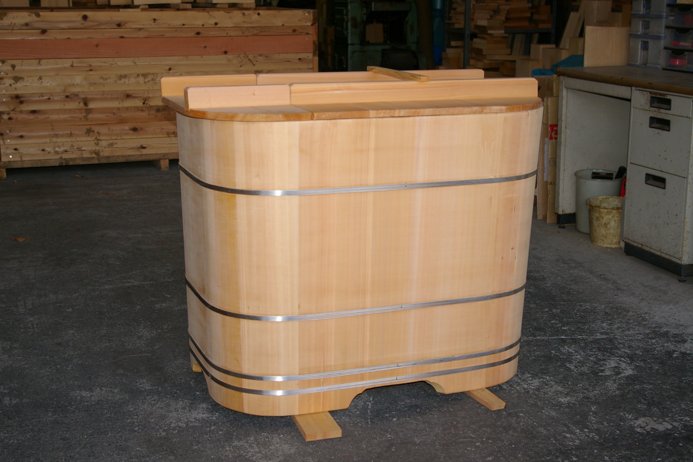 サワラ角丸桶浴槽 - 天然木曽檜、檜風呂、彫刻材・能面材販売 東京池田