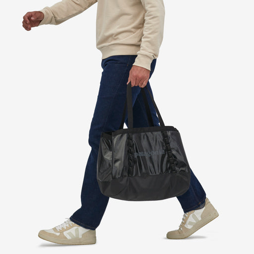 Patagonia Black Hole® Tote 25L - Matte Black – Totem Brand Co.