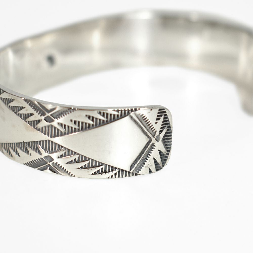 ラリースミス (LARRY SMITH) EAGLE HEAD STAMPED BRACELET (18K GOLD