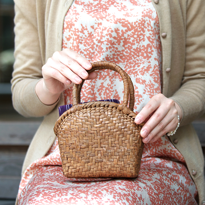 楽天市場】＼7日間返品OK／ 山葡萄 ミニ かごバッグ 半月口 網代編み