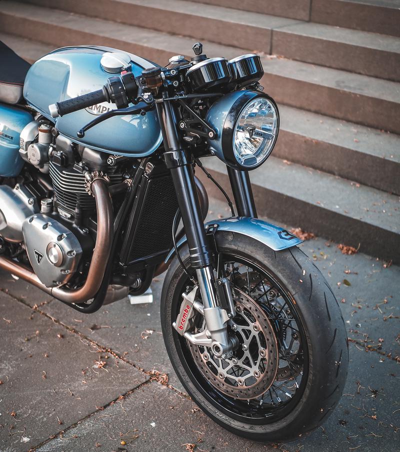 楽天市場】トライアンフ スラクストン1200R/RS カフェレーサーアルミ