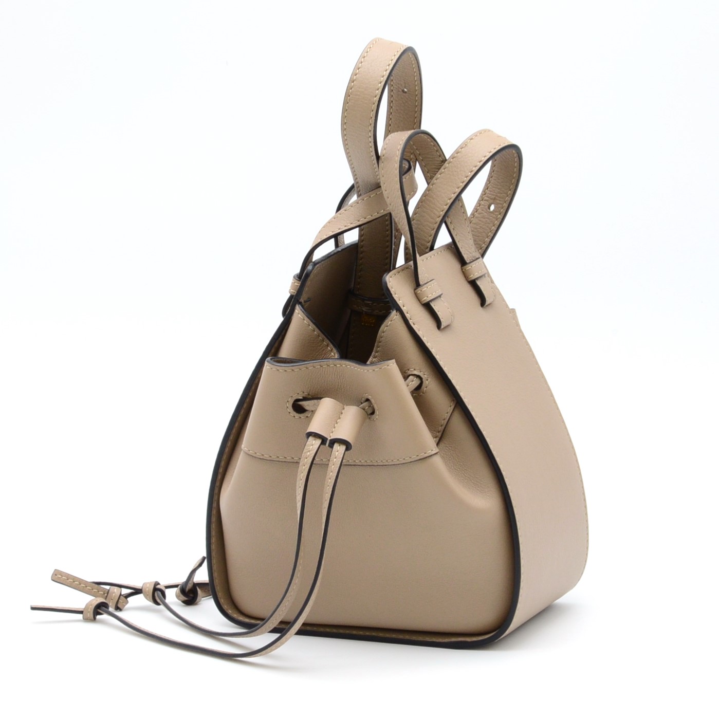 楽天市場】LOEWE ロエベ ハンモック ドローストリングミニ サンド