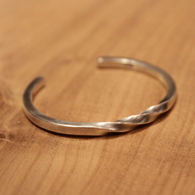 楽天市場】Atease アティース NEJIRI BRACELET AB-11-N ネジリ