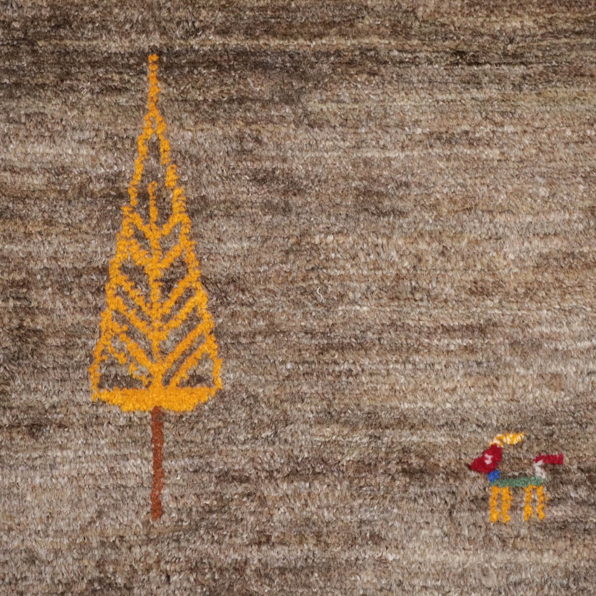 楽天市場】ギャッベ イラン製 246×148cm リビングサイズ 手織り