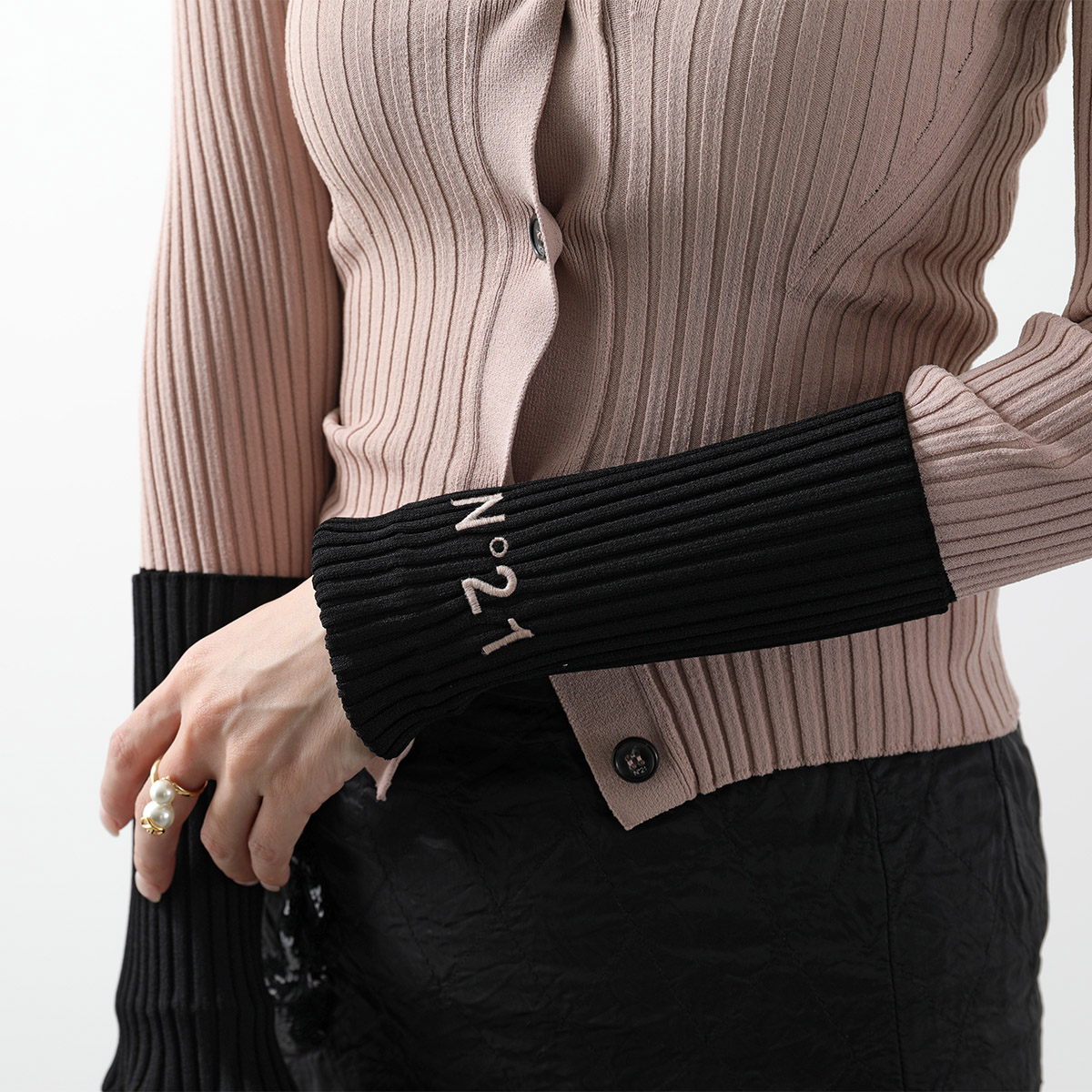 楽天市場】N°21 ヌメロヴェントゥーノ カーディガン A025 7569