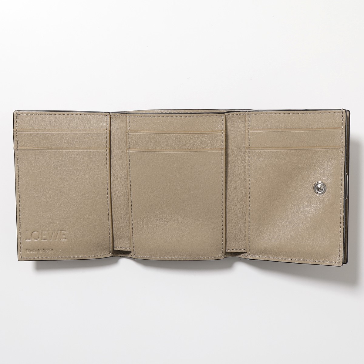 楽天市場】LOEWE ロエベ C821TR2X16 LOEWE ロエベ 三つ折り財布