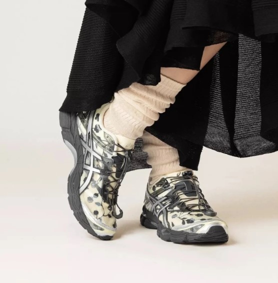 楽天市場】日本未入荷 Asics アシックス × セシリー・バンセン