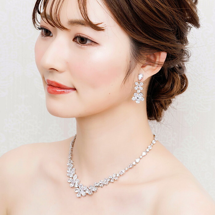 楽天市場】[可愛いフラワーモチーフ] [ジルコンネックレスセット