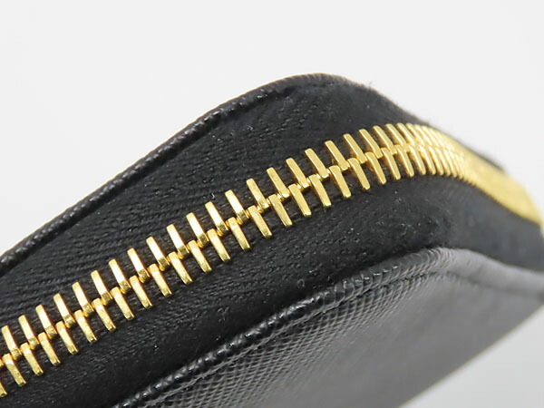 楽天市場】【未使用】プラダ PRADA サフィアーノ トライアングル