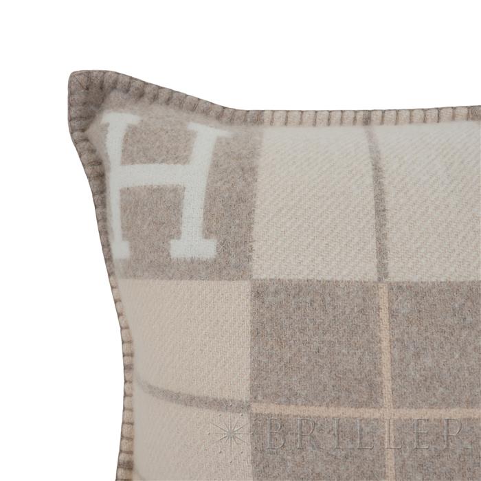 楽天市場】エルメス クッション アヴァロンIII PM ココ・カモミール