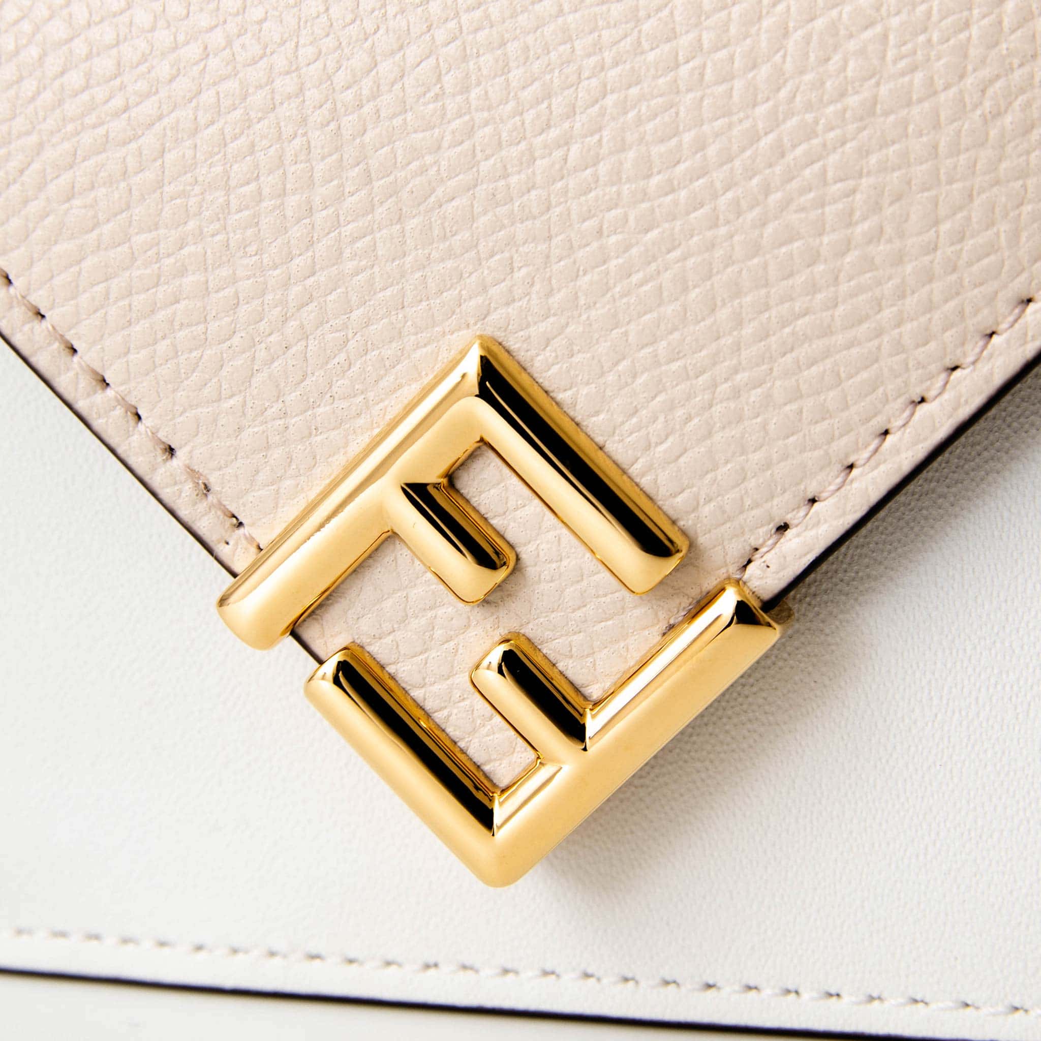 楽天市場】フェンディ FENDI 財布 三つ折り財布 FF DIAMONDS MINI