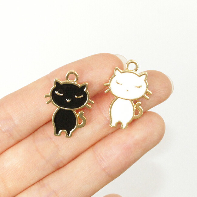 楽天市場】【チャーム】 10個 目つぶり猫 カラーチャーム (全2色