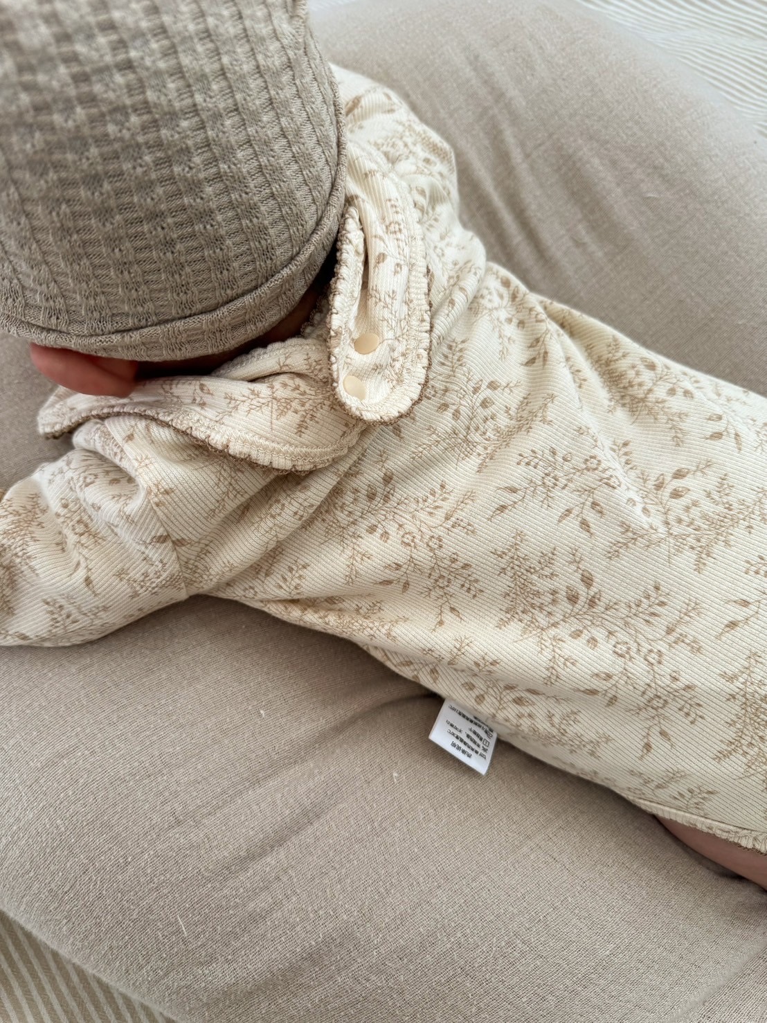 楽天市場】ボディースーツ 新生児 ベビーロンパース ロンパース リーフ