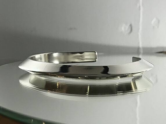 楽天市場】＜7mm幅＞【 トライアングル バングル 】三角バングル