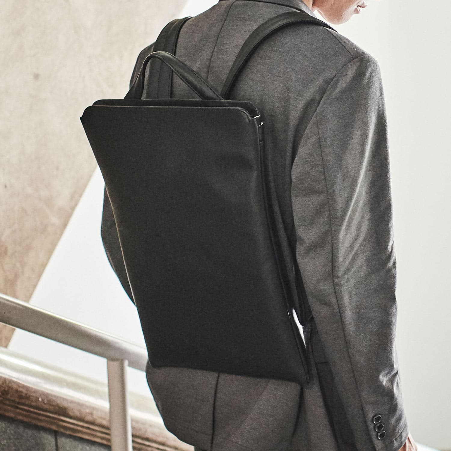 楽天市場】TRION トライオン マチなしバックパックB4 革 レザー 本革