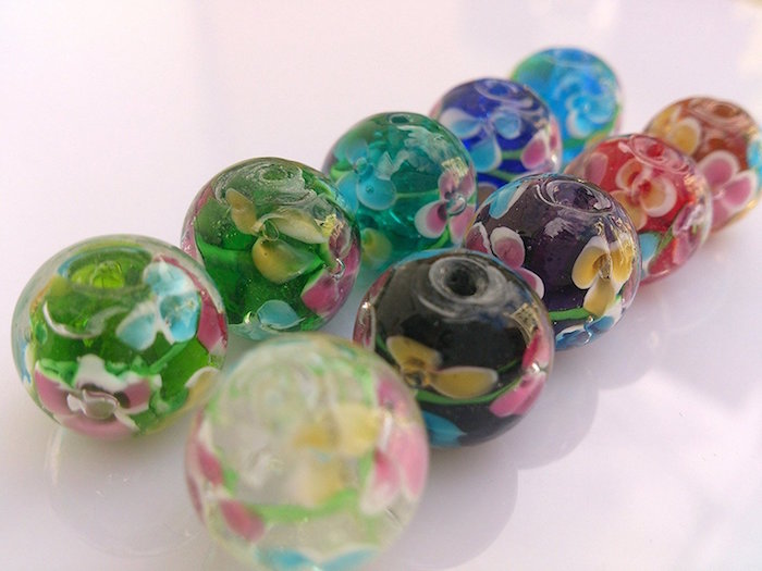 楽天市場】トンボ玉 14mm カラフル水中花 とんぼ玉 ガラス玉 ガラス