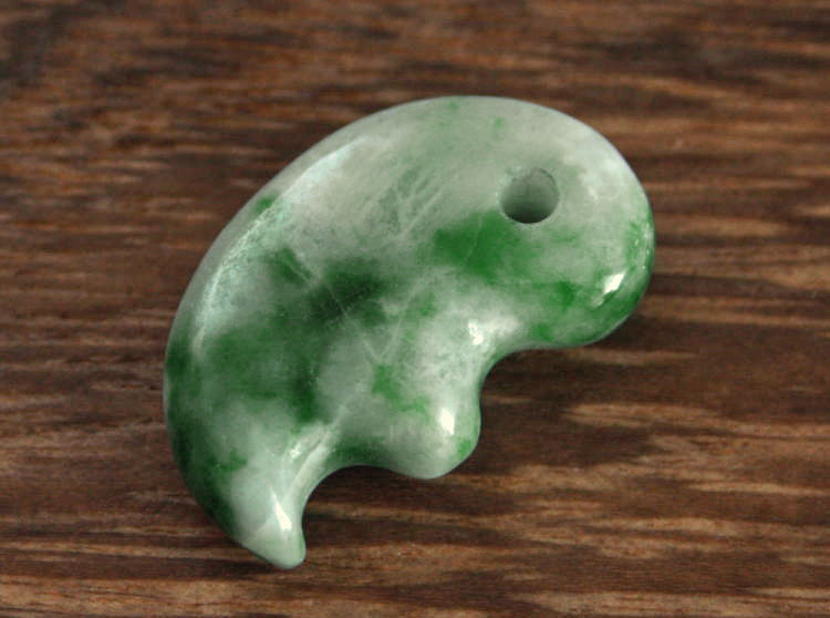 ✳60万円以上間違い無し‼️卸し糸魚川翡翠勾玉 お守り守護石に 鑑別書