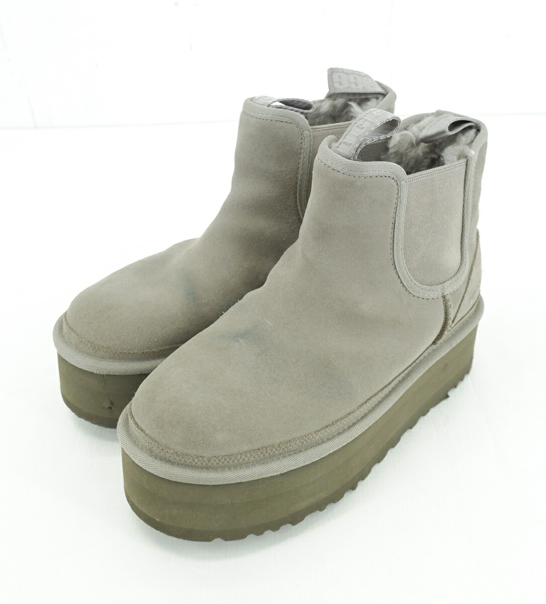楽天市場】ugg w neumel platform chelseaの通販