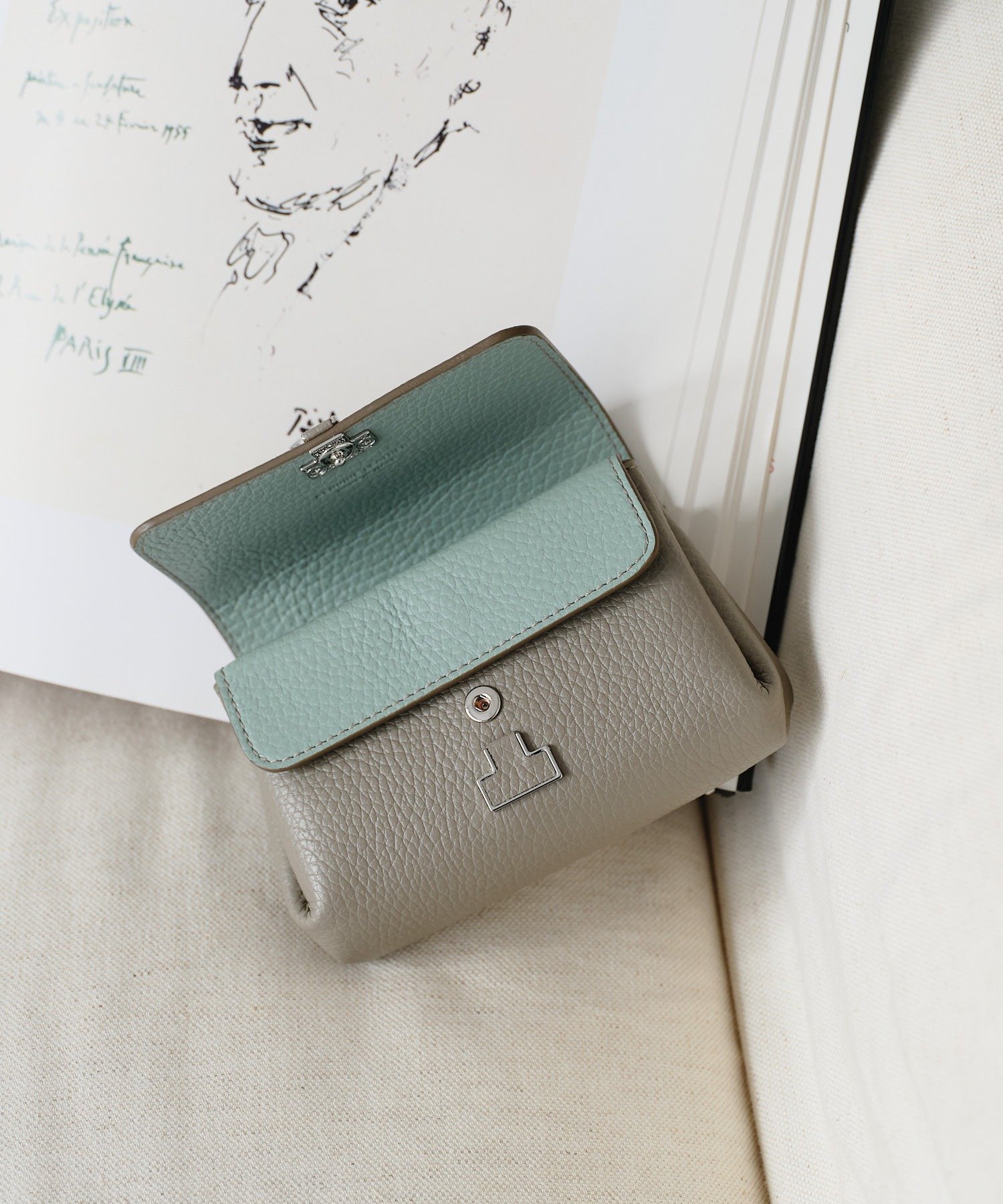 IACUCCI｜【バイカラーが登場!】アバ ウォレット CERVO | Rakuten