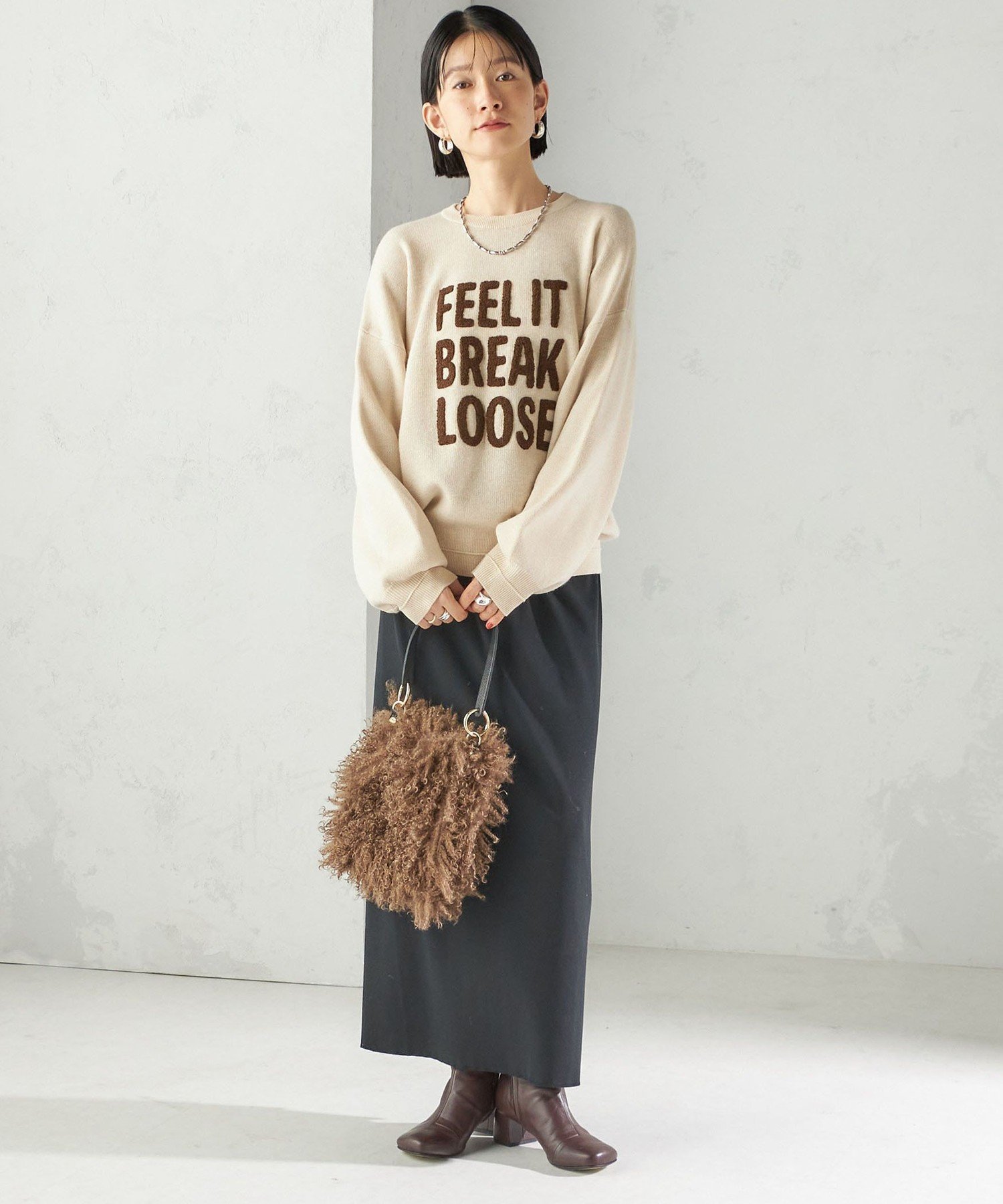 SHIPS 試着のみ　サガラ 刺繍 ロゴ ニット プルオーバー WEB限定】〈手洗い可能〉サガラ 刺繍 ロゴ ニット プルオーバー