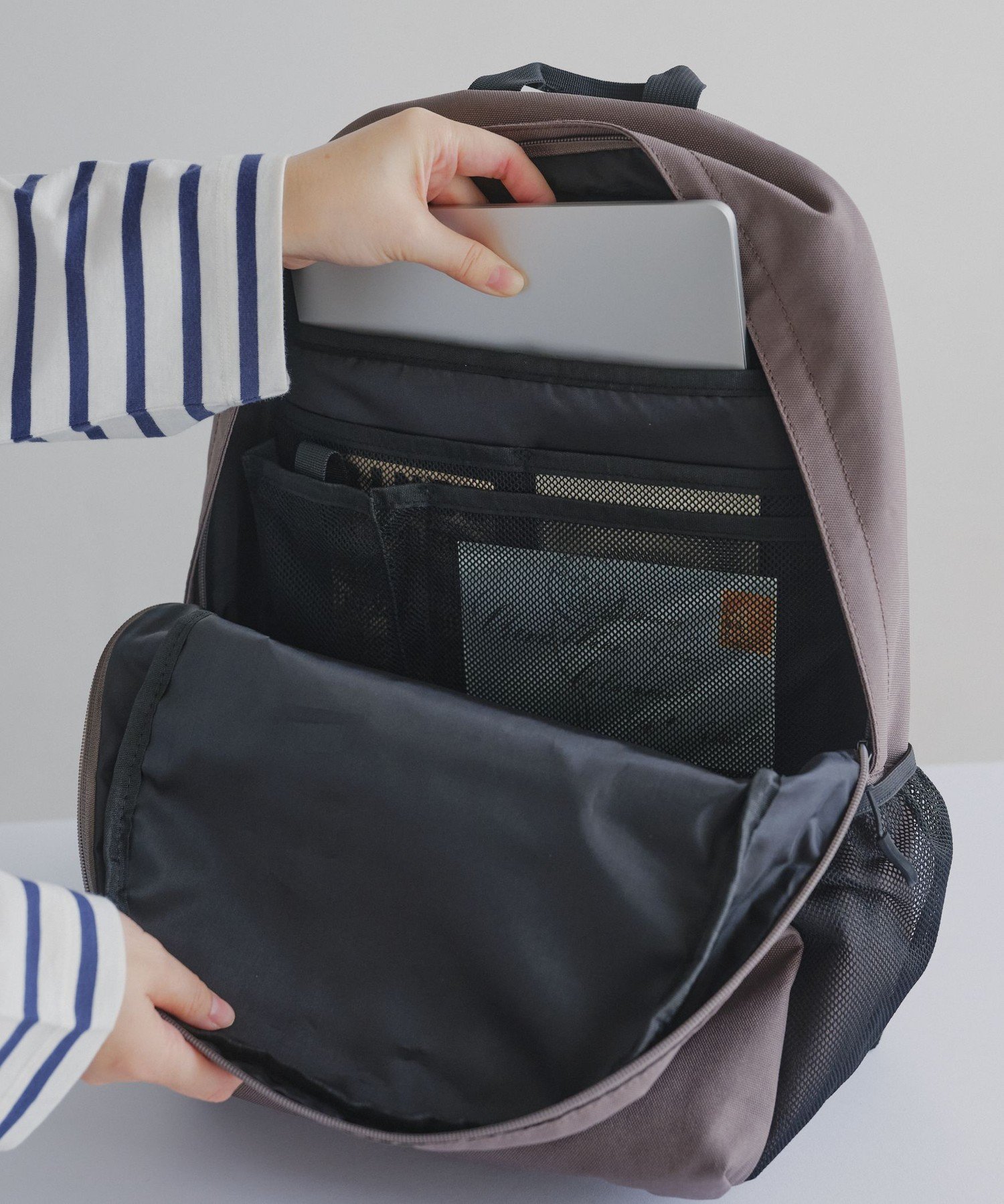 Afternoon Tea LIVING｜無重力ファンクションリュック | Rakuten