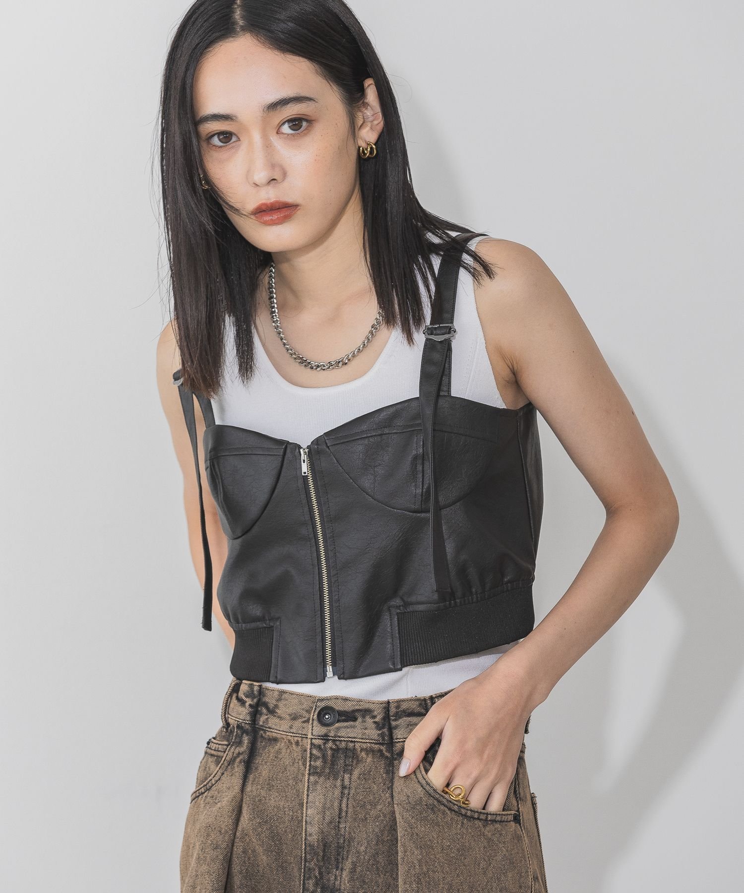 JEANASIS｜フェイクレザーZIPビスチェ | Rakuten Fashion(楽天
