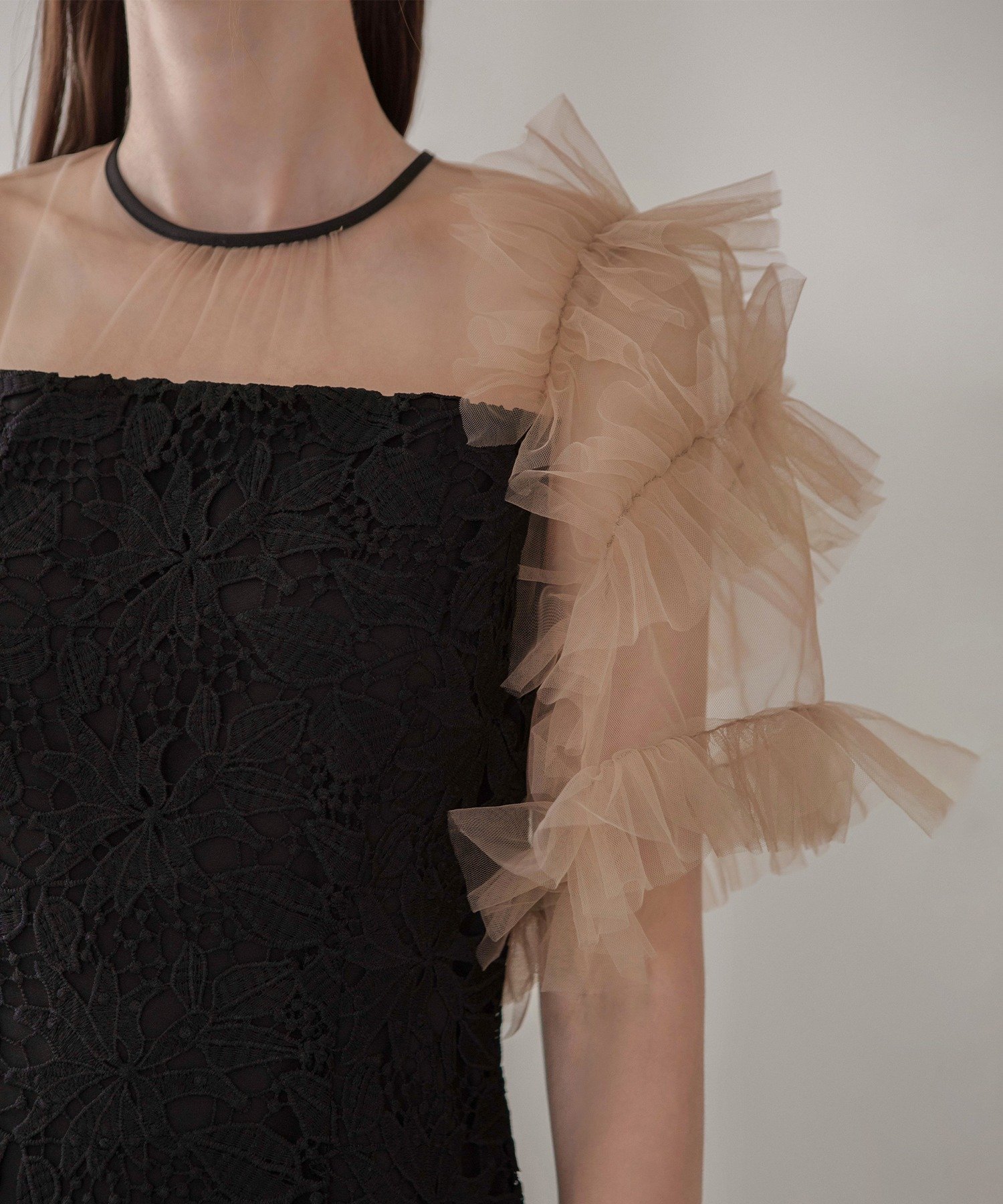 Leja｜Leja-アシンメトリーチュールスリーブレースフリルヘムIライン