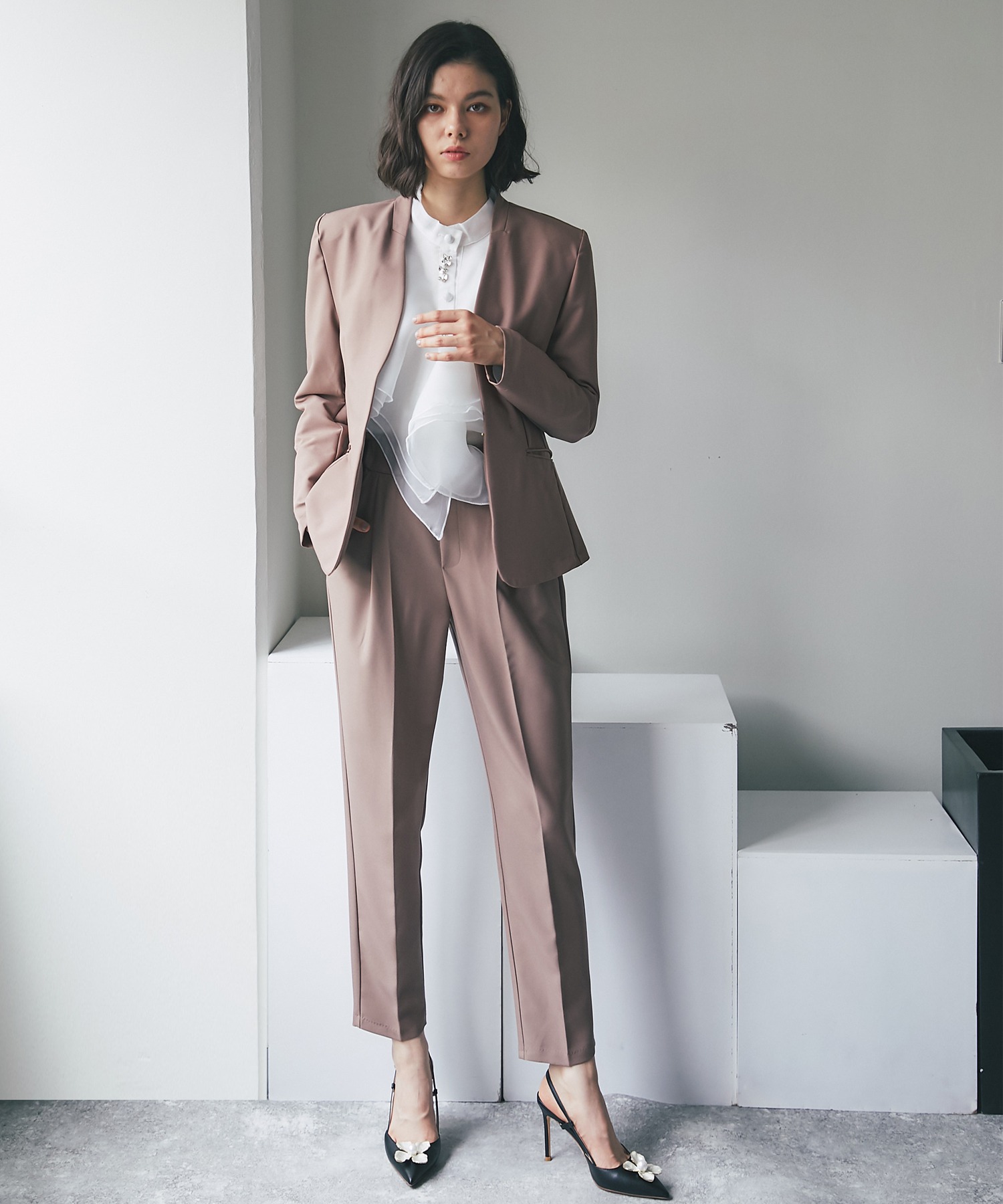 楽天市場】ノーカラー ジャケット ＆ テーパード パンツ 2点セット