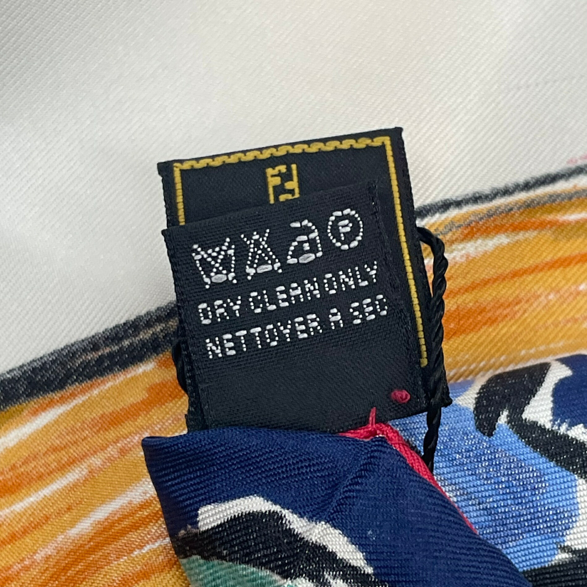 楽天市場】未使用品 FENDI フェンディ スカーフ 大判 シルク ロゴ 花柄