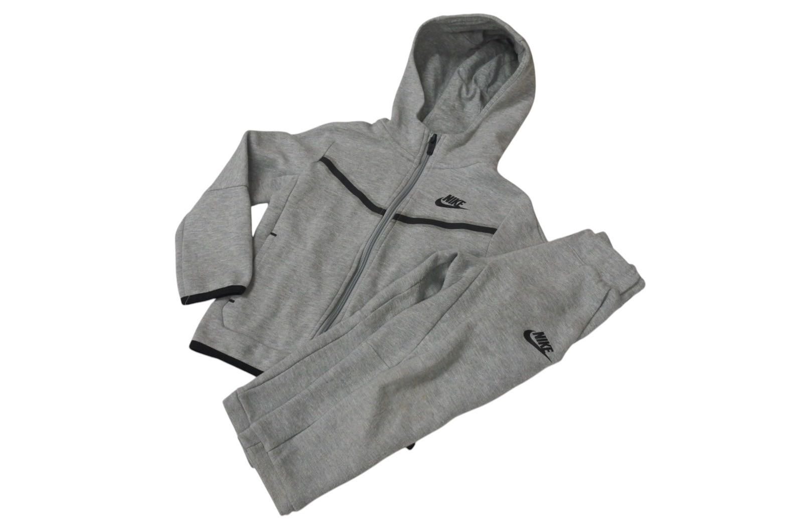 楽天市場】ナイキ テックフリース セットアップ（カラーグレー）の通販