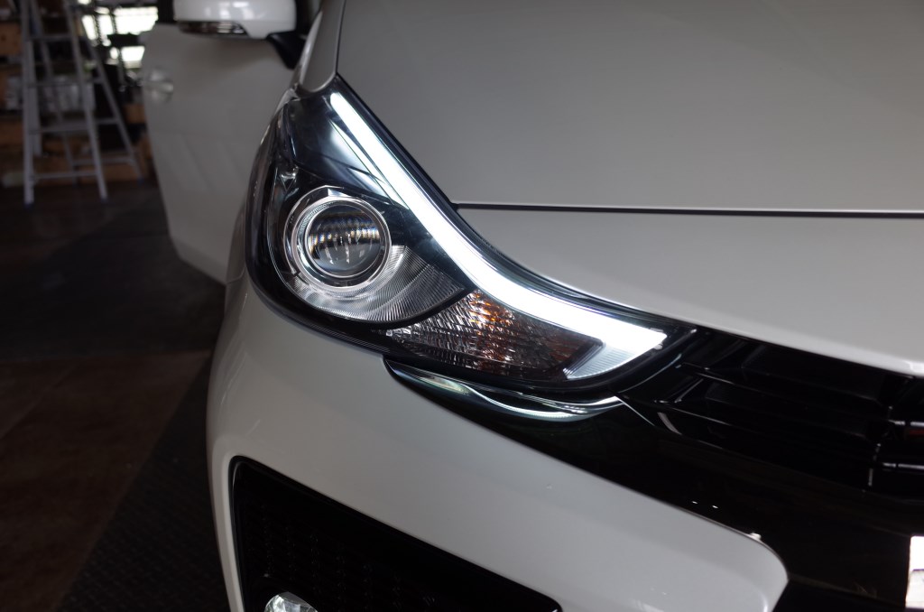 G'sプリウスアルファのヘッドライト・シーケンシャル加工 | トレードゲート