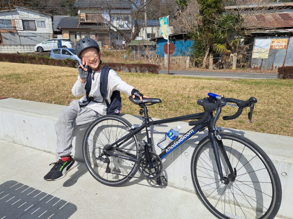 24インチジュニアロード】小学生が乗るキッズロードバイクを見つけた