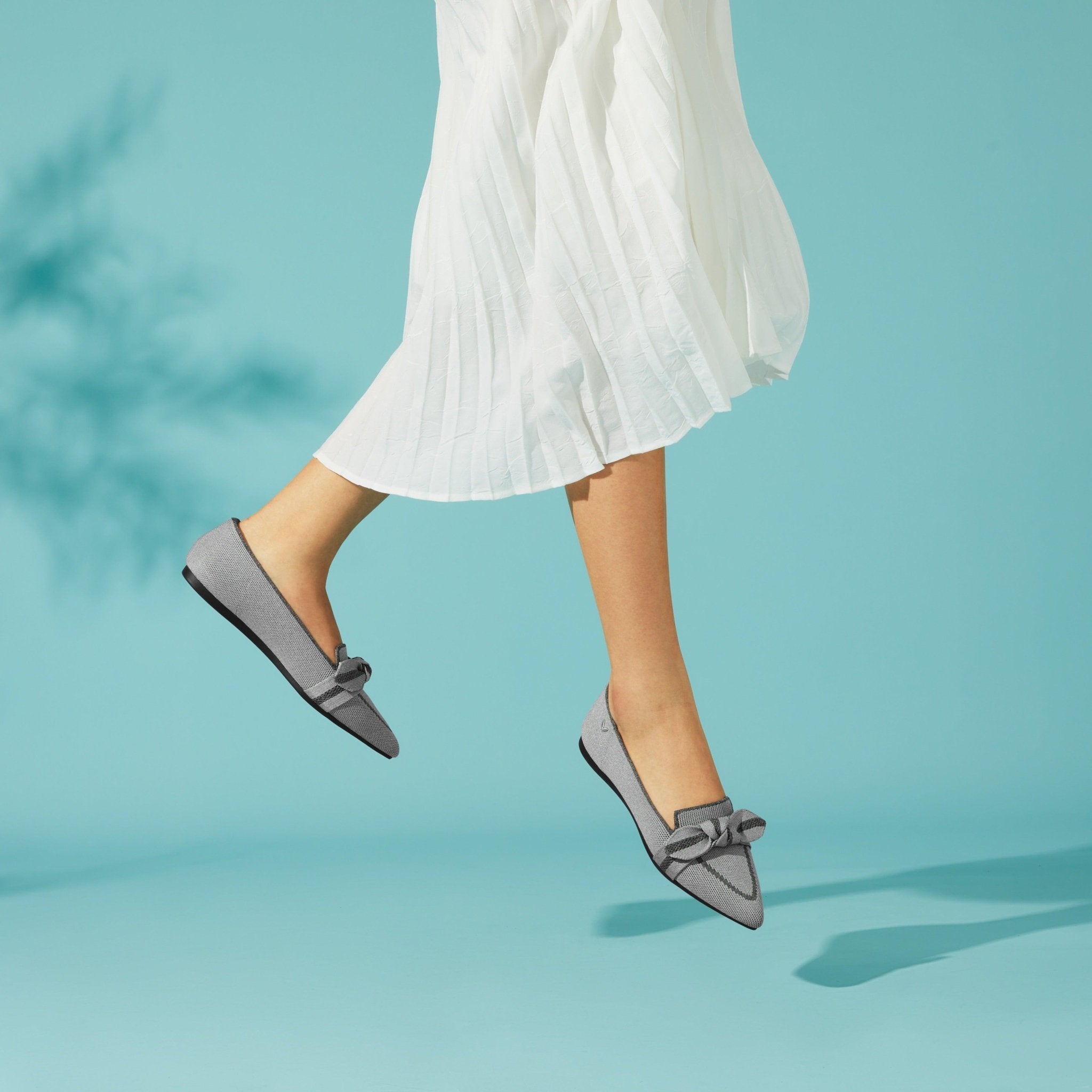 Michelle] ポインテッドトゥ リボン付き ローファー – VIVAIA JAPAN