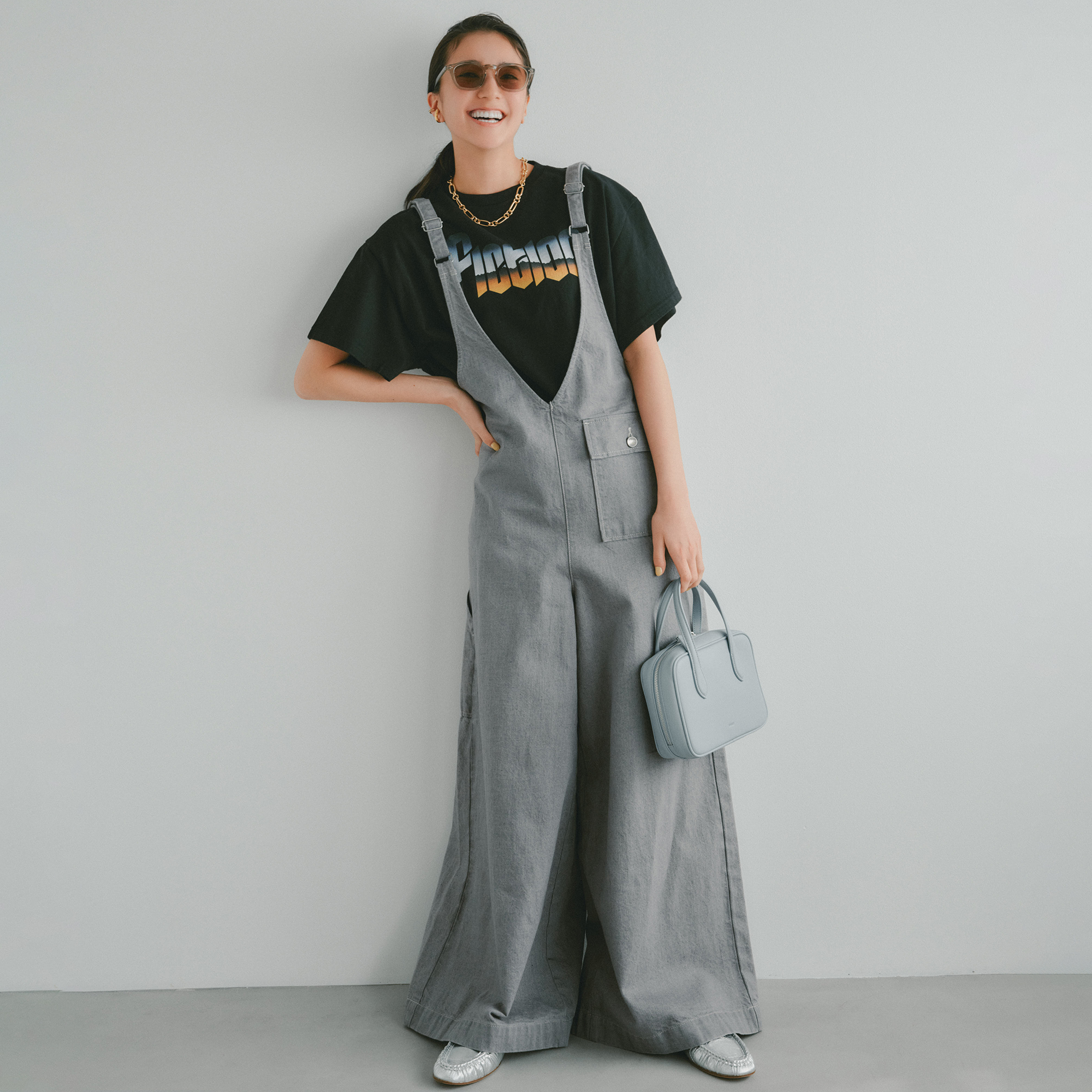 今はきたい2大トレンドは「ワイドパンツ」＆「オールインワン