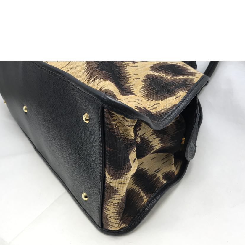 Vivienne Westwood ヴィヴィアンウエストウッド