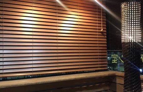 ミディアムブラウン｜納品事例｜woodblind.jp[木製ブラインド、ウッド