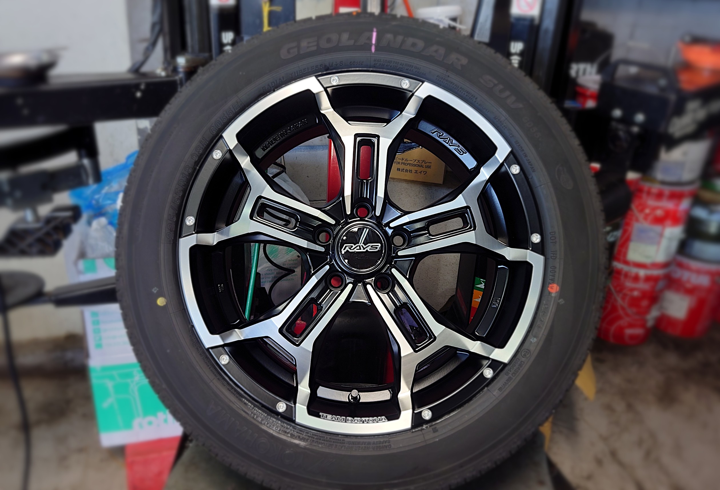 RAYS（レイズ）TEAM DAYTONA（チーム デイトナ）DS5 の装着作業